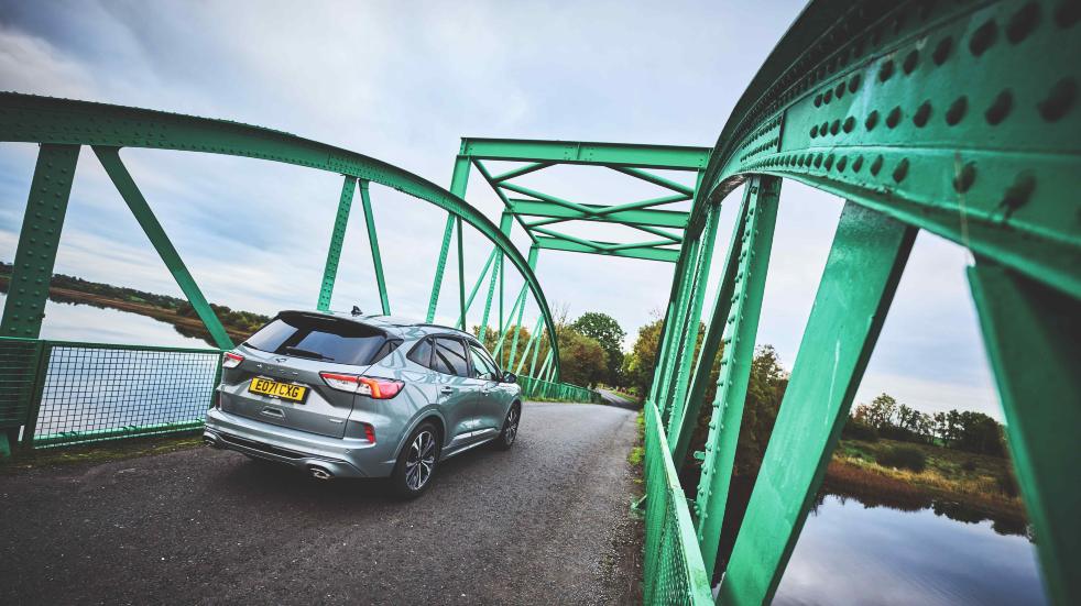 ford kuga on bridge